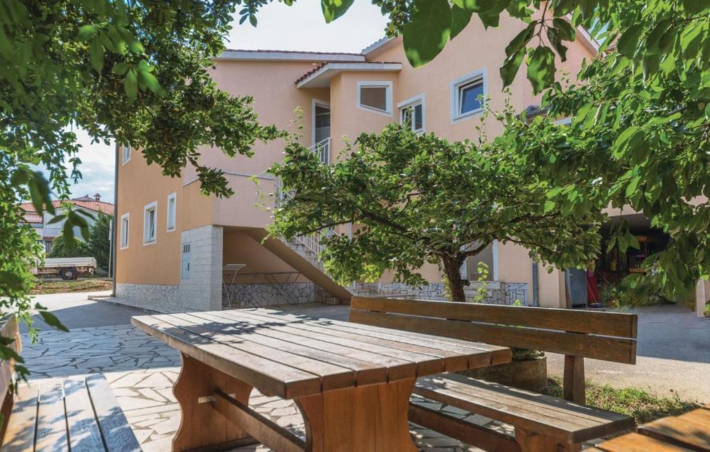 Apartmani Valdebek Pula Ngoại thất bức ảnh